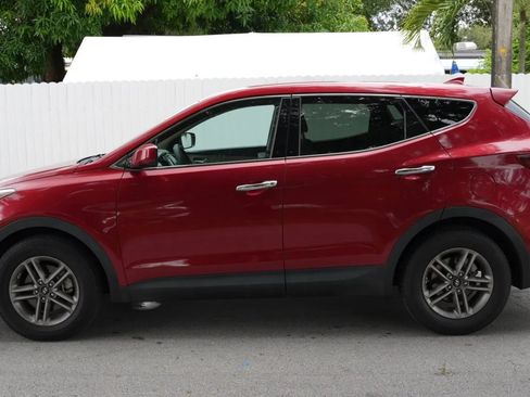 Used 2017 Hyundai Santa Fe Sport FWD image 3