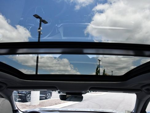 Used 2025 Acura MDX SH-AWD w/ Technology Package image 29