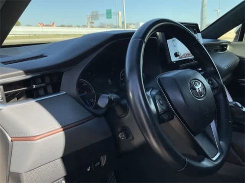 Used 2021 Toyota Venza XLE w/ Softex Package image 10