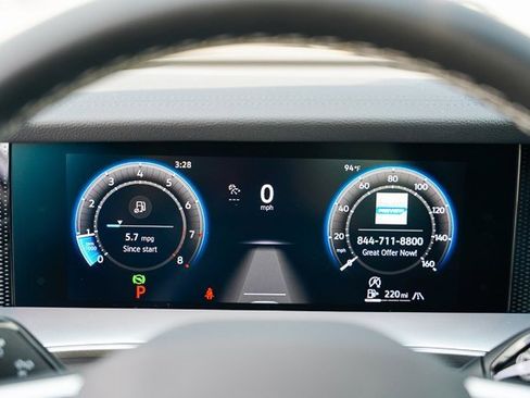 New 2025 Volkswagen Tiguan SE image 10