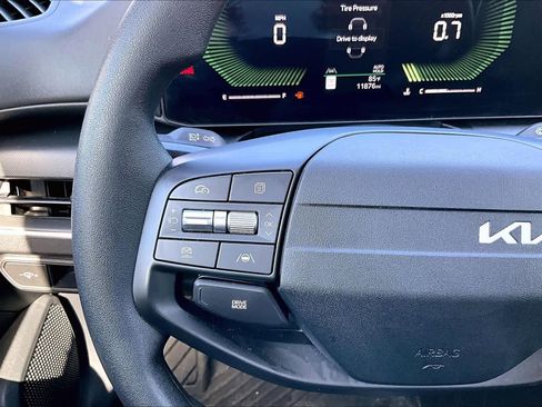 Used 2025 Kia K4 LXS image 22