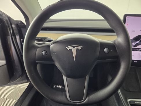 Used 2023 Tesla Model 3 Standard Range image 17
