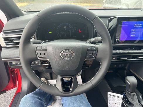 New 2025 Toyota Camry SE w/ Convenience Package FWD image 16