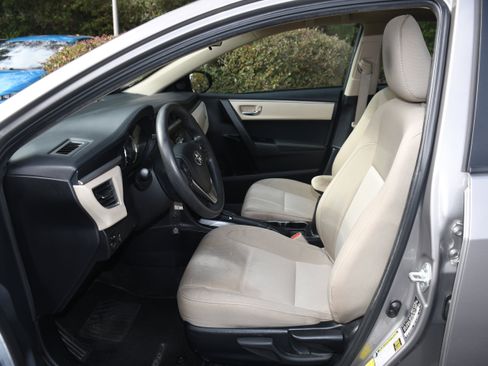 Used 2014 Toyota Corolla LE image 7