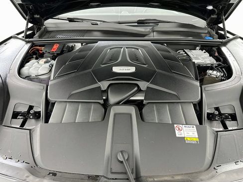 Certified 2023 Porsche Cayenne AWD/4WD image 32