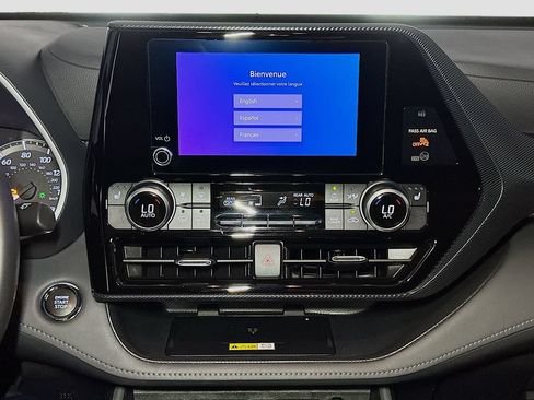 Used 2023 Toyota Highlander XSE FWD image 14