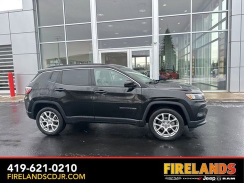 Used 2022 Jeep Compass Latitude image 34