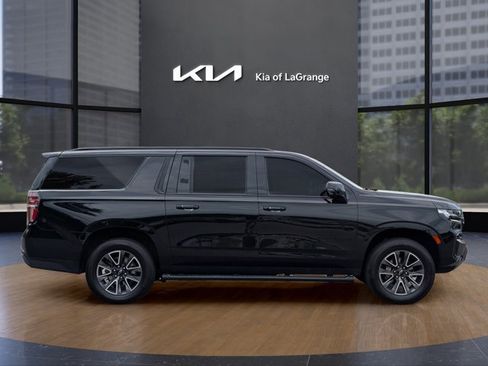 Used 2023 Chevrolet Suburban Z71 w/ Luxury Package AWD/4WD image 8