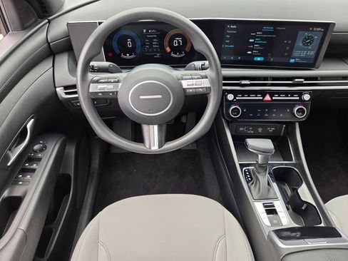 Used 2025 Hyundai Santa Cruz SEL FWD image 14