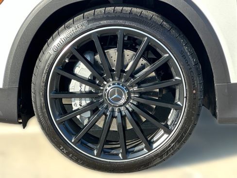 New 2026 Mercedes-Benz GLB 35 AMG AMG 35 image 11