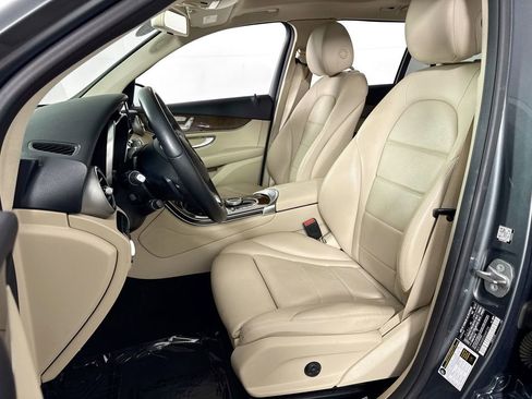 Used 2018 Mercedes-Benz GLC 300 4MATIC image 25