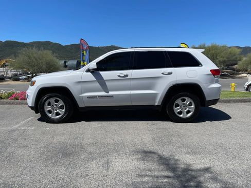 Used 2017 Jeep Grand Cherokee Laredo RWD image 8