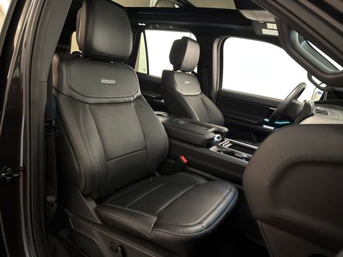 New 2026 Ford Expedition Platinum w/ Stealth Appearance Package AWD/4WD image 31