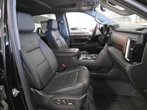 Used 2024 GMC Sierra 3500 Denali w/ Denali Reserve Package image 15