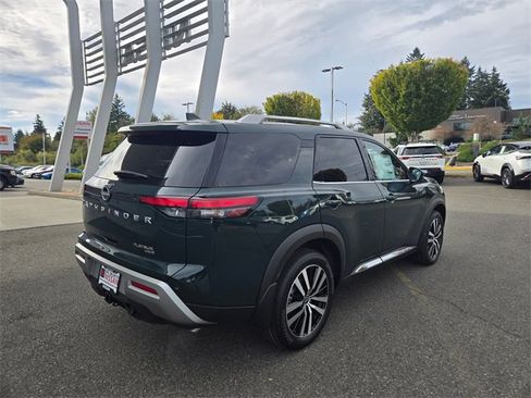 New 2025 Nissan Pathfinder Platinum image 6