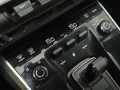 Certified 2022 Porsche 911 Carrera RWD image 19