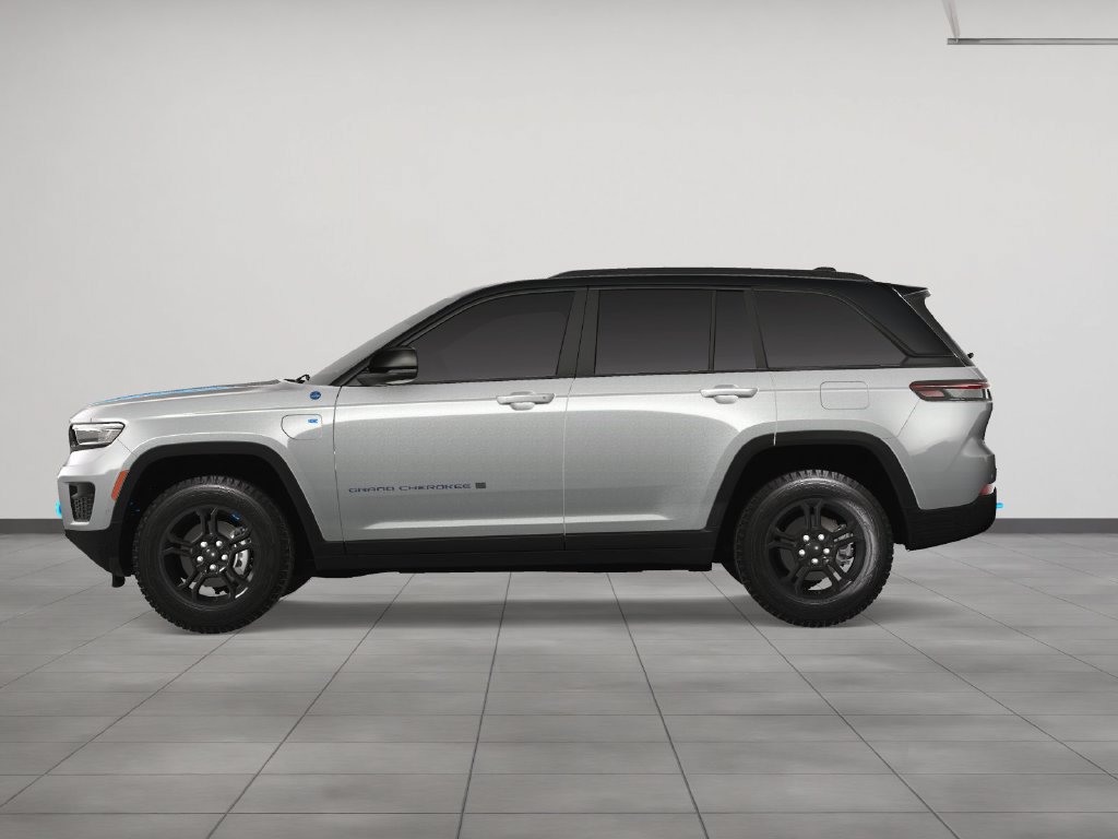 New 2024 Jeep Grand Cherokee Trailhawk w/ Advanced Protech Group II AWD/4WD image 3