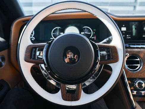 Used 2025 Rolls-Royce Cullinan image 70