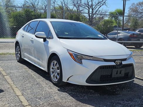 Used 2022 Toyota Corolla LE image 1