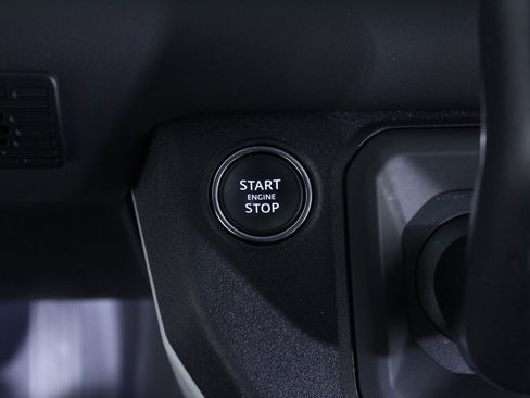 Used 2024 Land Rover Defender 110 S image 29