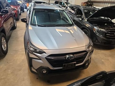 Used 2024 Subaru Outback Premium AWD/4WD image 2