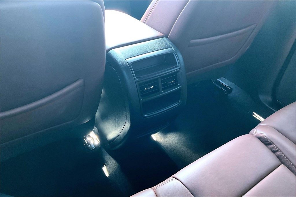 Certified 2025 Cadillac XT5 Premium Luxury FWD image 10