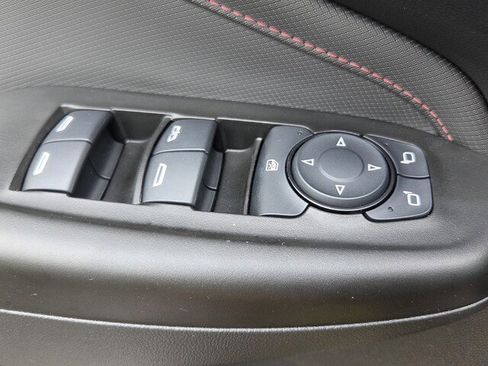 Used 2023 Chevrolet TrailBlazer RS w/ Convenience Package FWD image 29