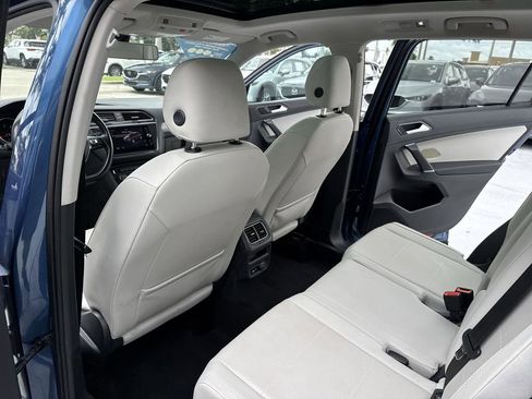 Used 2018 Volkswagen Tiguan SE AWD/4WD image 34
