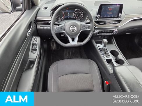 Used 2025 Nissan Altima 2.5 SV FWD image 6