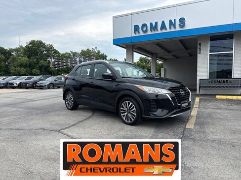 Used 2024 Nissan Kicks SV FWD image 1