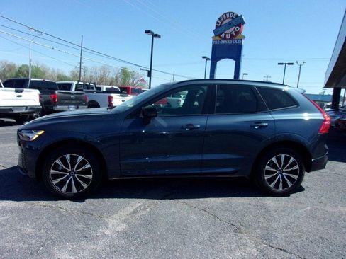 Used 2024 Volvo XC60 B5 Core image 1