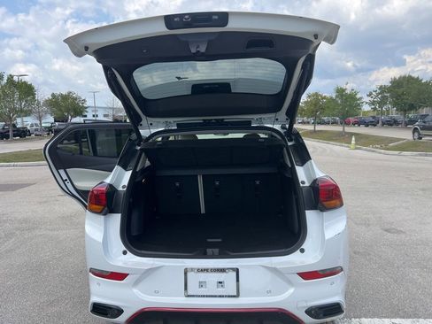 Used 2022 Buick Encore GX Essence w/ Advanced Technology Package FWD image 34