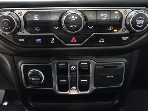 Used 2023 Jeep Wrangler Unlimited AWD/4WD image 11