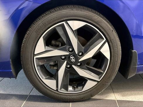 Certified 2023 Hyundai Elantra Limited FWD image 7