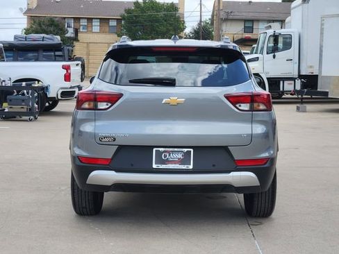 Used 2024 Chevrolet TrailBlazer LT w/ LT Cold Weather Package FWD image 14