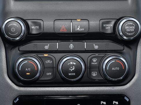 Used 2021 RAM 1500 Big Horn image 34