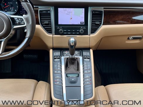 Used 2017 Porsche Macan Turbo image 17