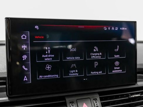 Used 2024 Audi Q5 e Prestige w/ Prestige Package image 21