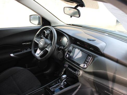 Used 2022 Nissan Kicks SV FWD image 11