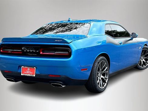 Used 2015 Dodge Challenger SRT image 5