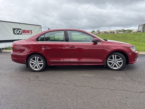 Used 2017 Volkswagen Jetta SEL FWD image 13