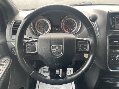 Used 2018 Dodge Grand Caravan SE FWD image 26