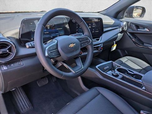 New 2026 Chevrolet Equinox LT w/ Convenience Package II FWD image 3