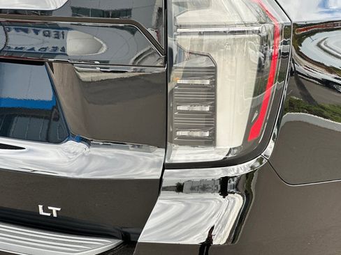 New 2026 Chevrolet Suburban LT RWD image 28