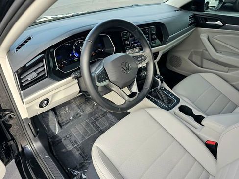 Used 2024 Volkswagen Jetta SE image 15