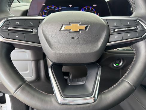 Used 2025 Chevrolet Suburban LT w/ Comfort Package image 16