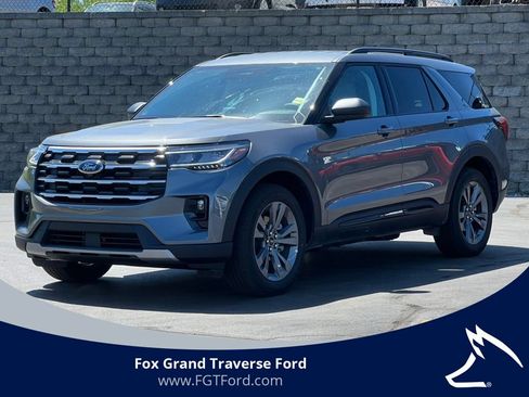 Used 2026 Ford Explorer Active AWD/4WD image 1