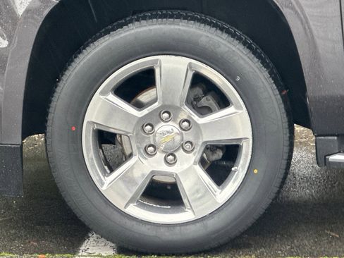 Used 2018 Chevrolet Suburban Premier image 29