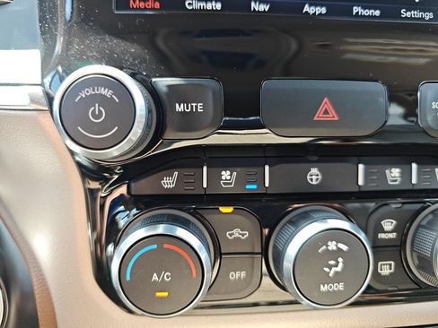 Used 2021 RAM 1500 Laramie AWD/4WD image 24