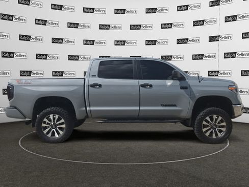 Used 2019 Toyota Tundra SR5 w/ SR5 Upgrade Package AWD/4WD image 7